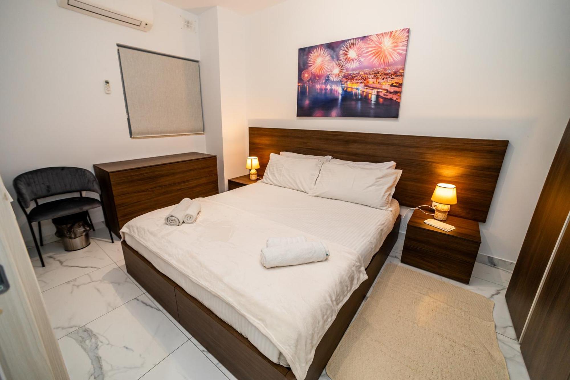 Sea Breeze, Spacious 2-Bedroom Lux Seaside Apartments St. Paul's Bay Exterior photo